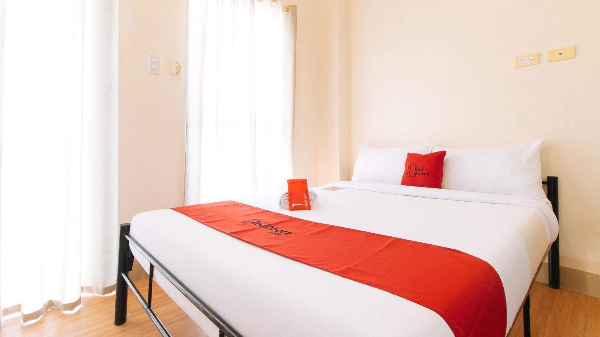 Reddoorz Plus At Alpina Heights Paranaque Paranaque City Exterior foto