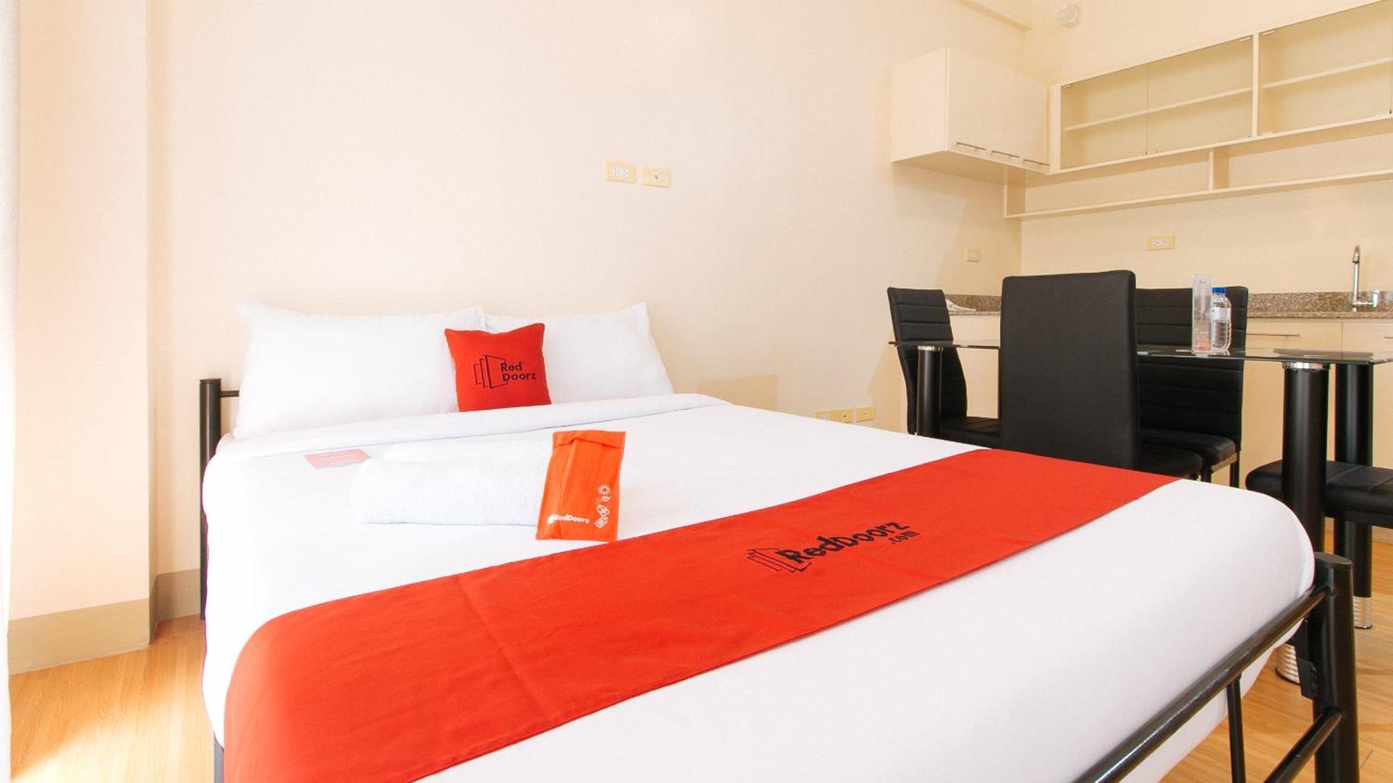 Reddoorz Plus At Alpina Heights Paranaque Paranaque City Exterior foto