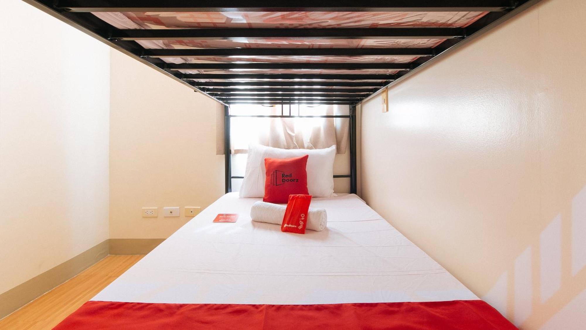 Reddoorz Plus At Alpina Heights Paranaque Paranaque City Exterior foto