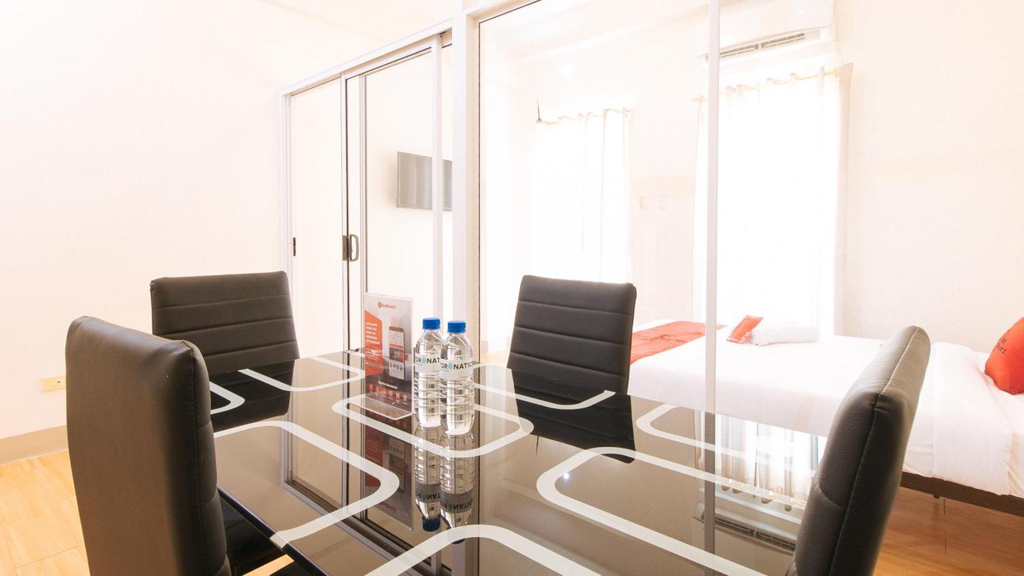 Reddoorz Plus At Alpina Heights Paranaque Paranaque City Exterior foto