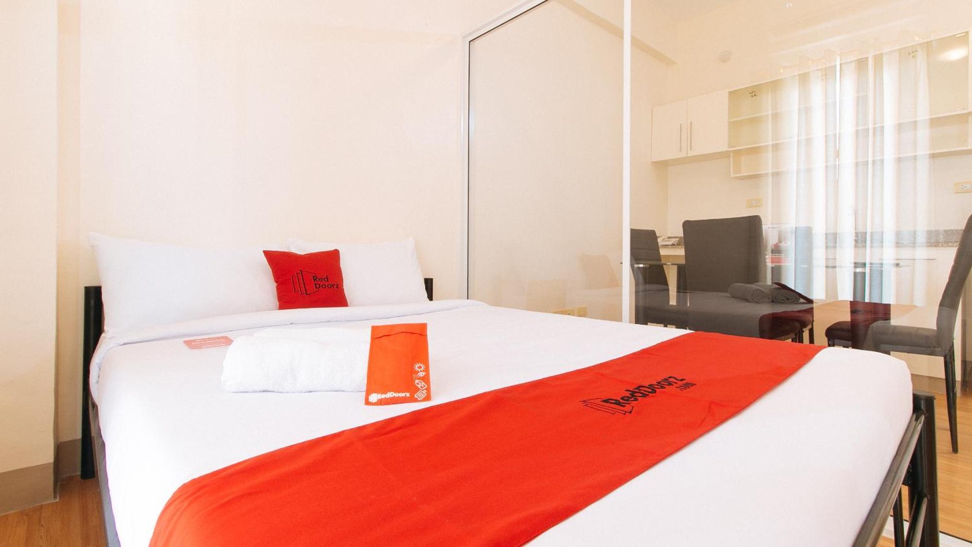 Reddoorz Plus At Alpina Heights Paranaque Paranaque City Exterior foto